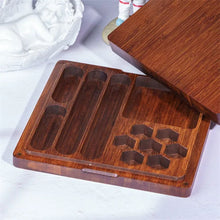 Charger l&#39;image dans la galerie, Ent Wood Dice Storage &amp; Tray for Dungeons &amp; Dragons
